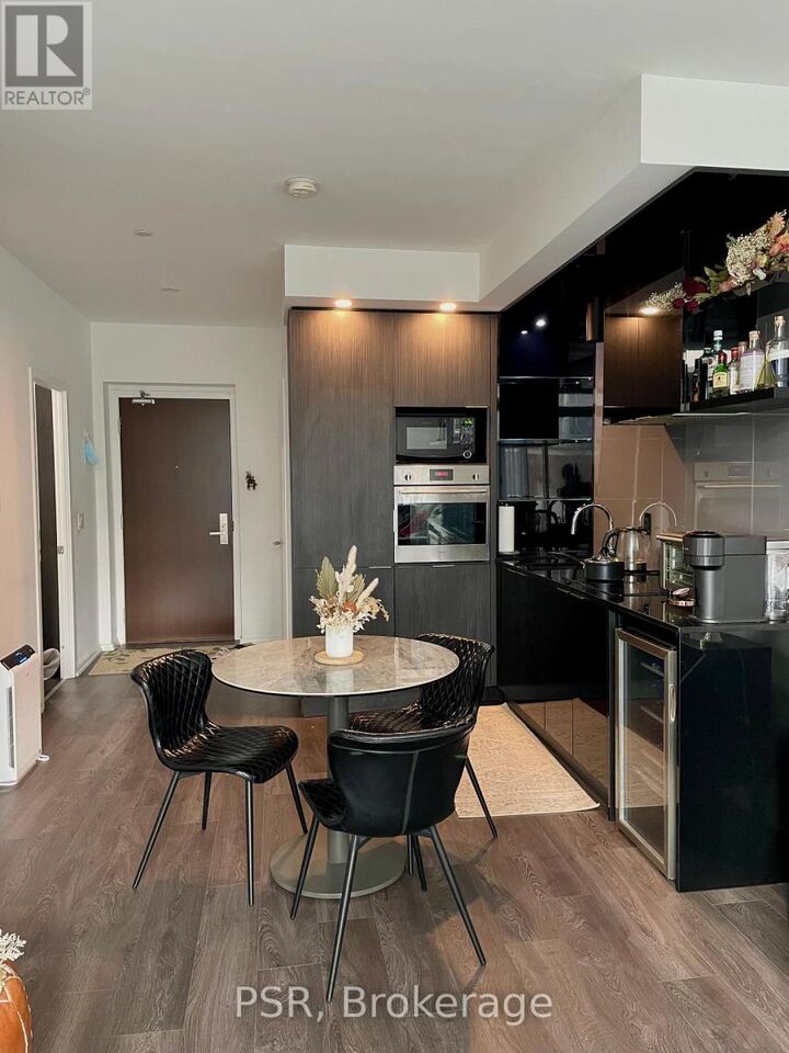 Property Photo:  70 Temperance Street 2707  ON M5H 0B1 