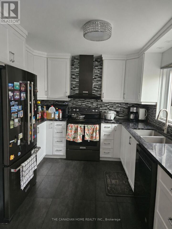 Property Photo:  61 Exeter Drive  ON K2J 1V6 