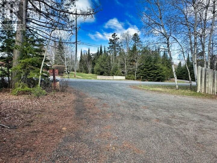 Property Photo: 182 Hilldale Road ON P7G 1Y8