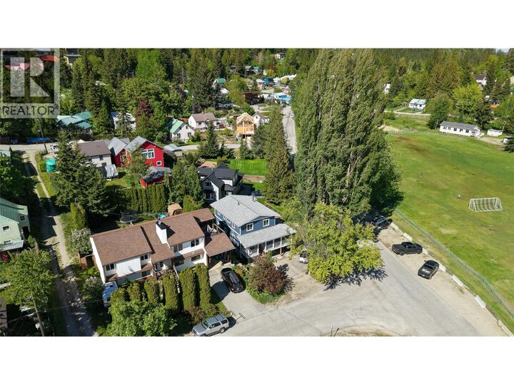 Photo de la propriété: 2058 Fifth Avenue BC V0G 1Y0
