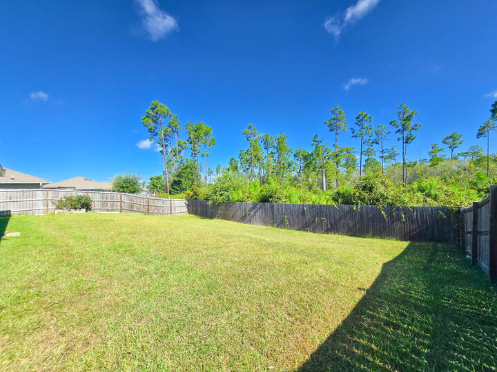 Property Photo: 3927 Alva Thomas Road FL 32404