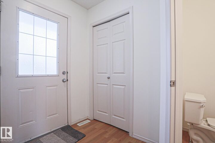 Property Photo: 1627 Melrose Place SW AB T6W 1X5