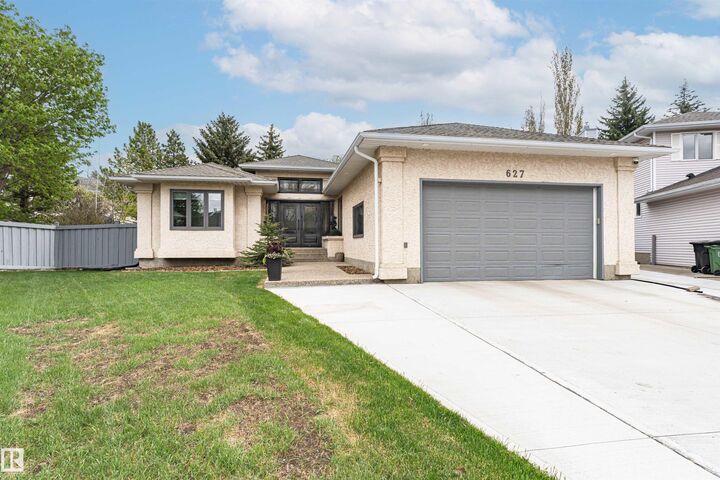 Property Photo:  627 Forest Lane NW  AB T6R 2C4 