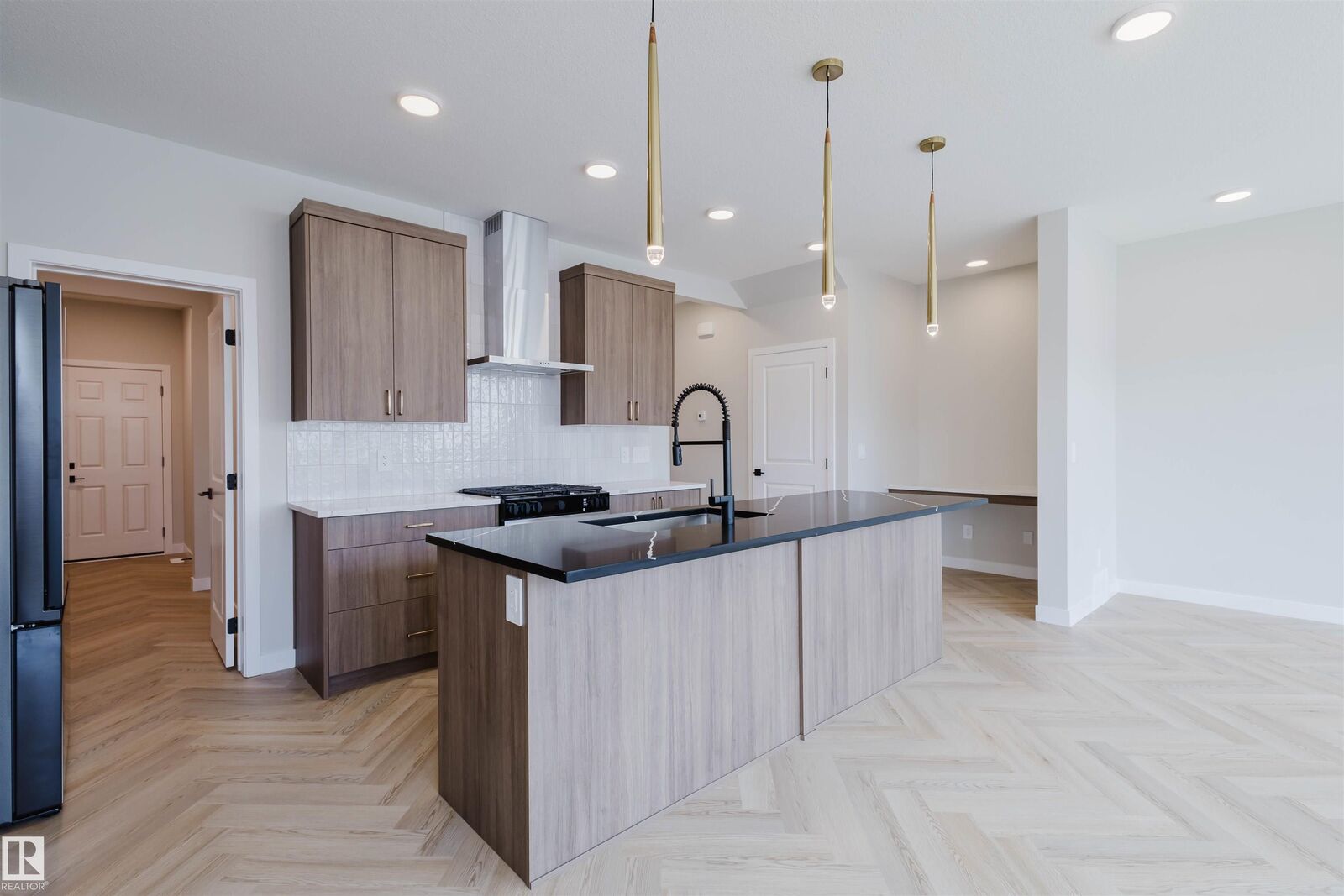Property Photo:  21 Cessy Street  AB T8T 2E2 