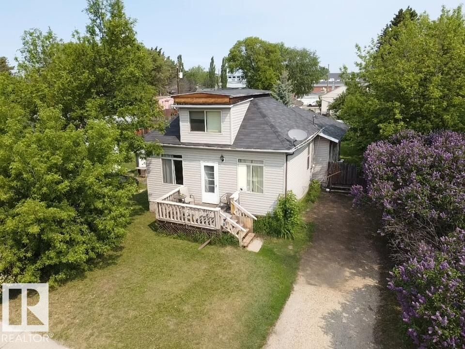 Property Photo: 4612 47 Avenue AB T9A 0J4