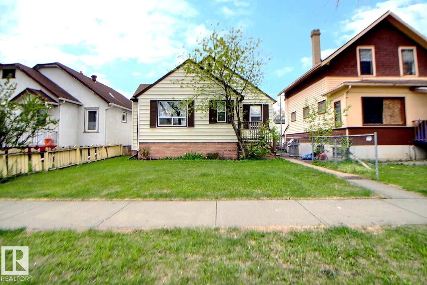 Property Photo: 11626 87 Street NW AB T5B 3M5