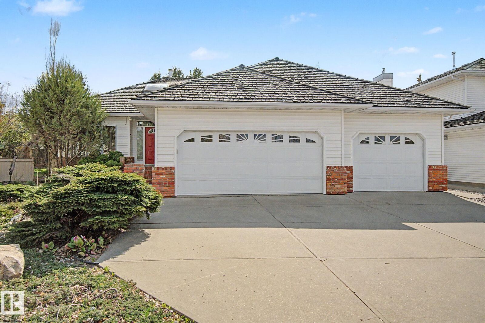 Property Photo: 485 Regency Drive AB T8A 5N1