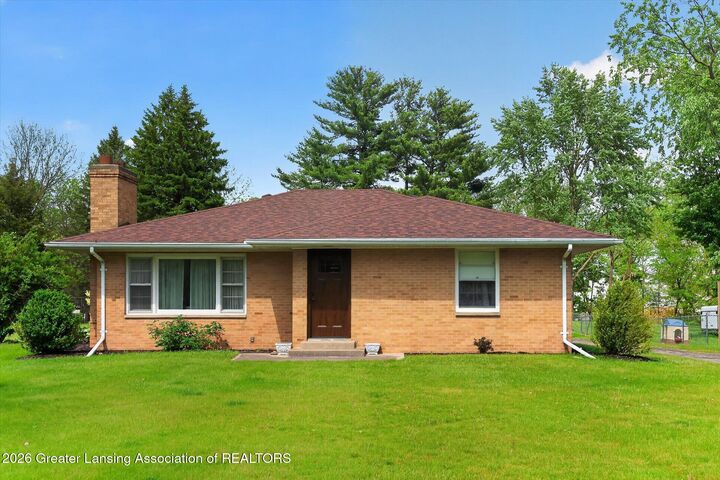 Property Photo: 850 Lyons Road MI 48875