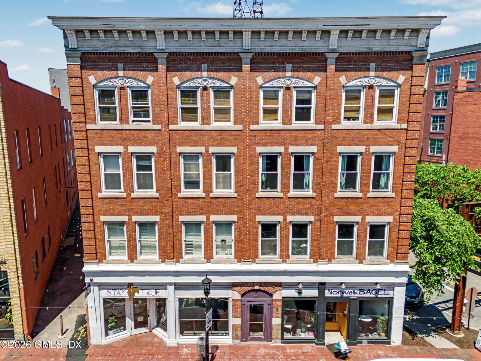 Property Photo:  131 Washington Street 203  CT 06854 