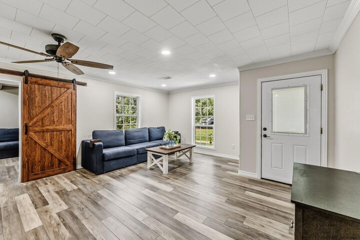 Property Photo: 191 Navaho Trail TX 77360