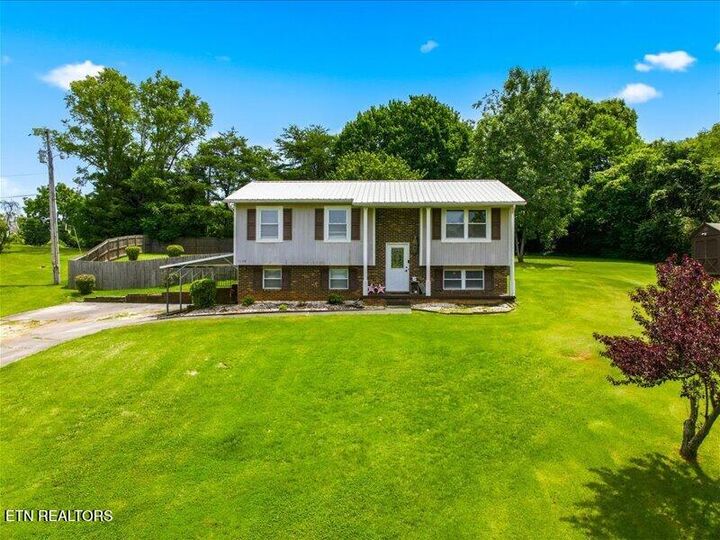 Property Photo:  1120 Lockhart Rd  TN 37760 