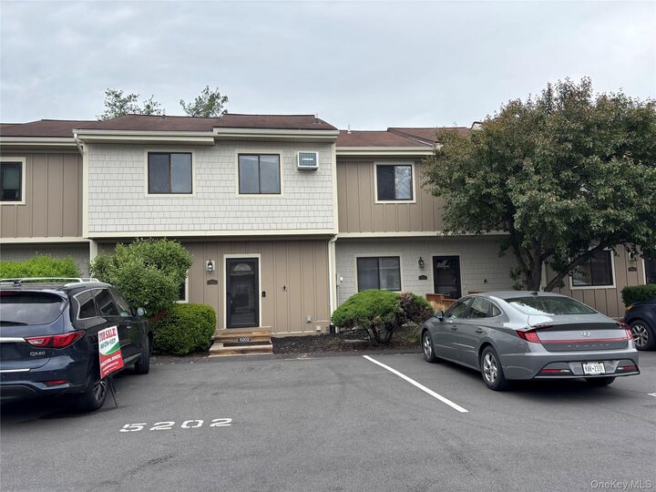 Property Photo: 5202 Chelsea Cove N NY 12533