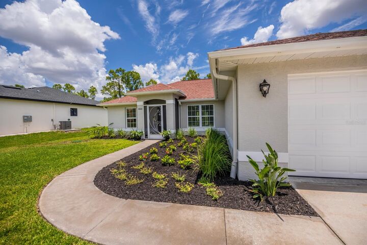 Property Photo:  18100 Alexander Avenue  FL 33954 