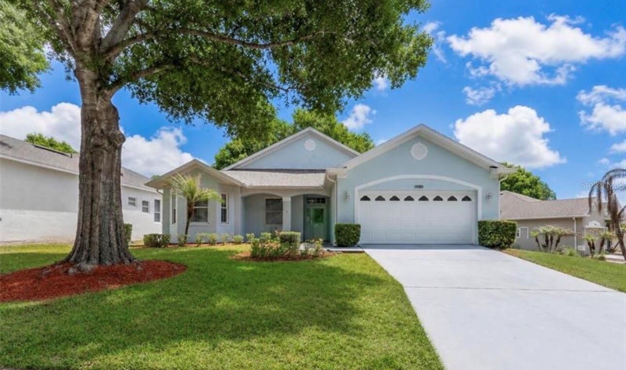 Property Photo:  4215 Greenwich Court  FL 34711 