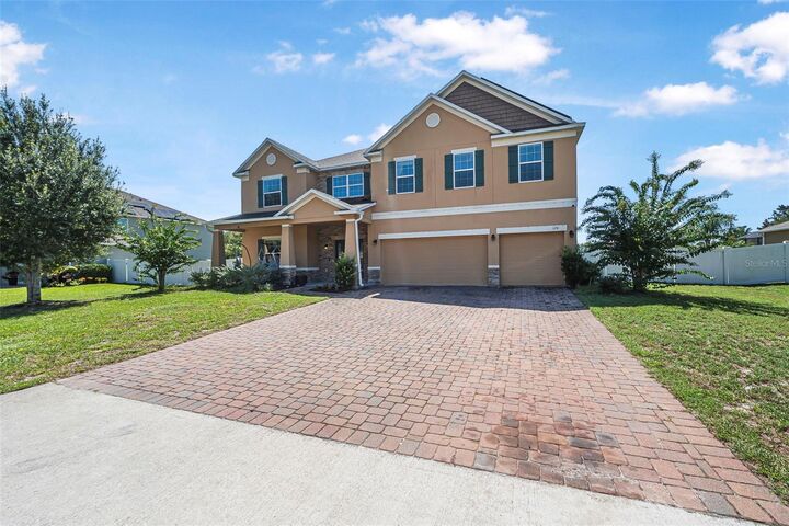 Property Photo:  120 Los Arbor Drive  FL 32724 