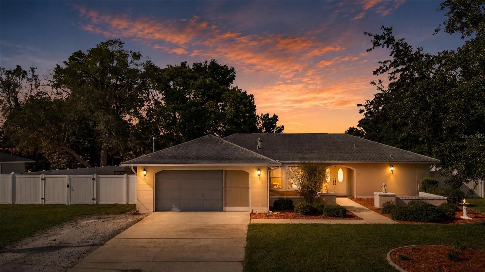 Property Photo:  10412 Avila Street  FL 34608 