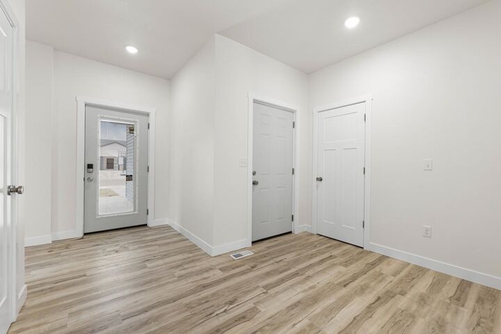 Property Photo:  2708 21st St NW  ND 58703 