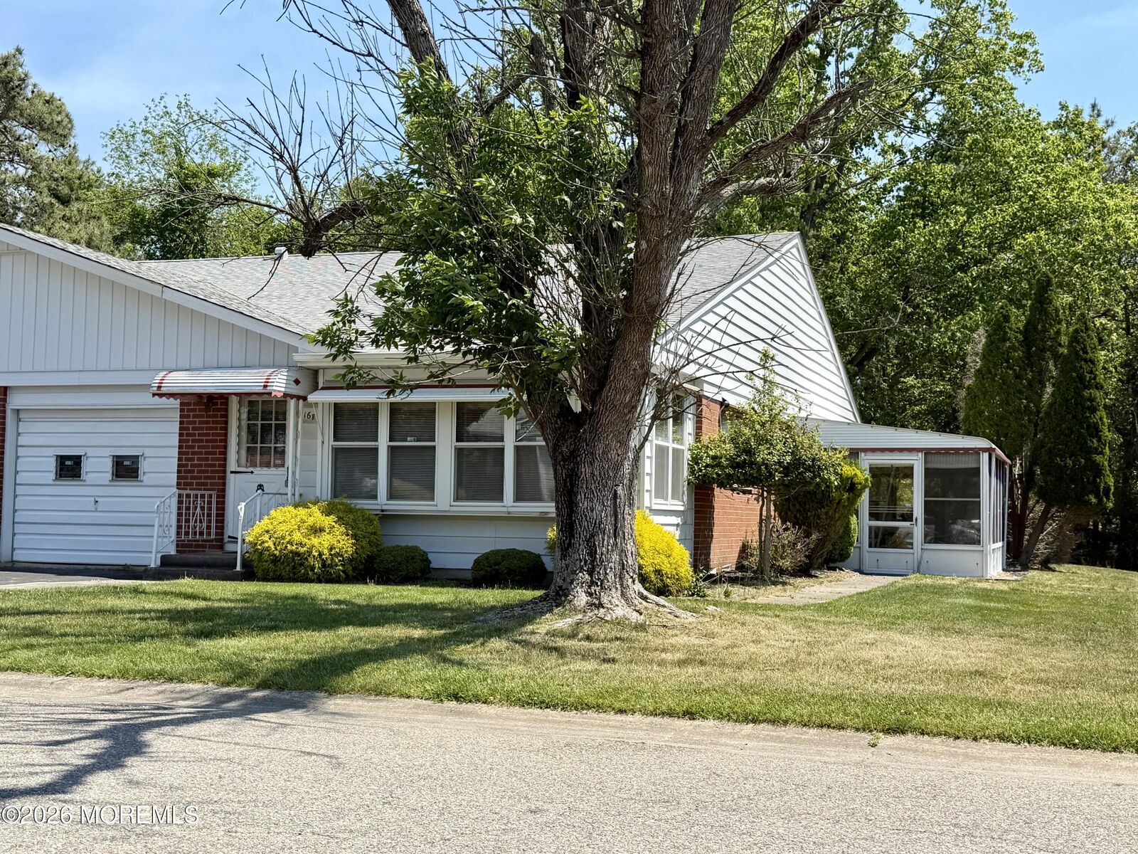 Property Photo:  16 Franklin Lane  NJ 08759 