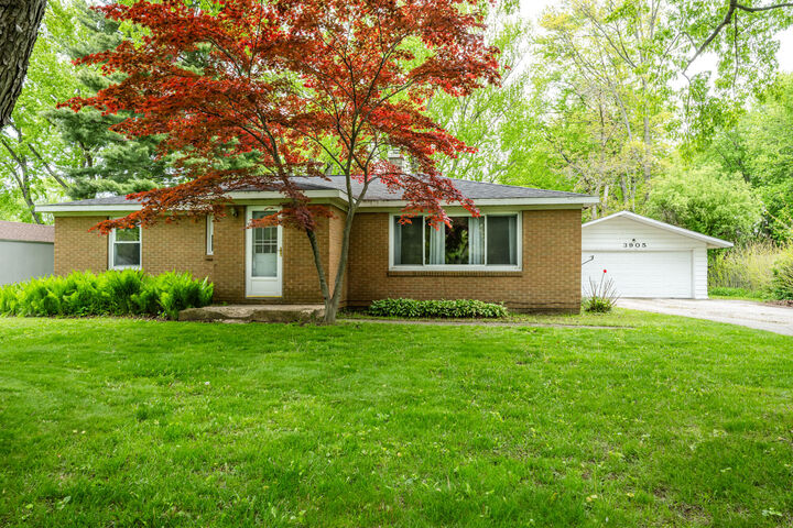 Property Photo: 3905 Meadow Lane MI 49085