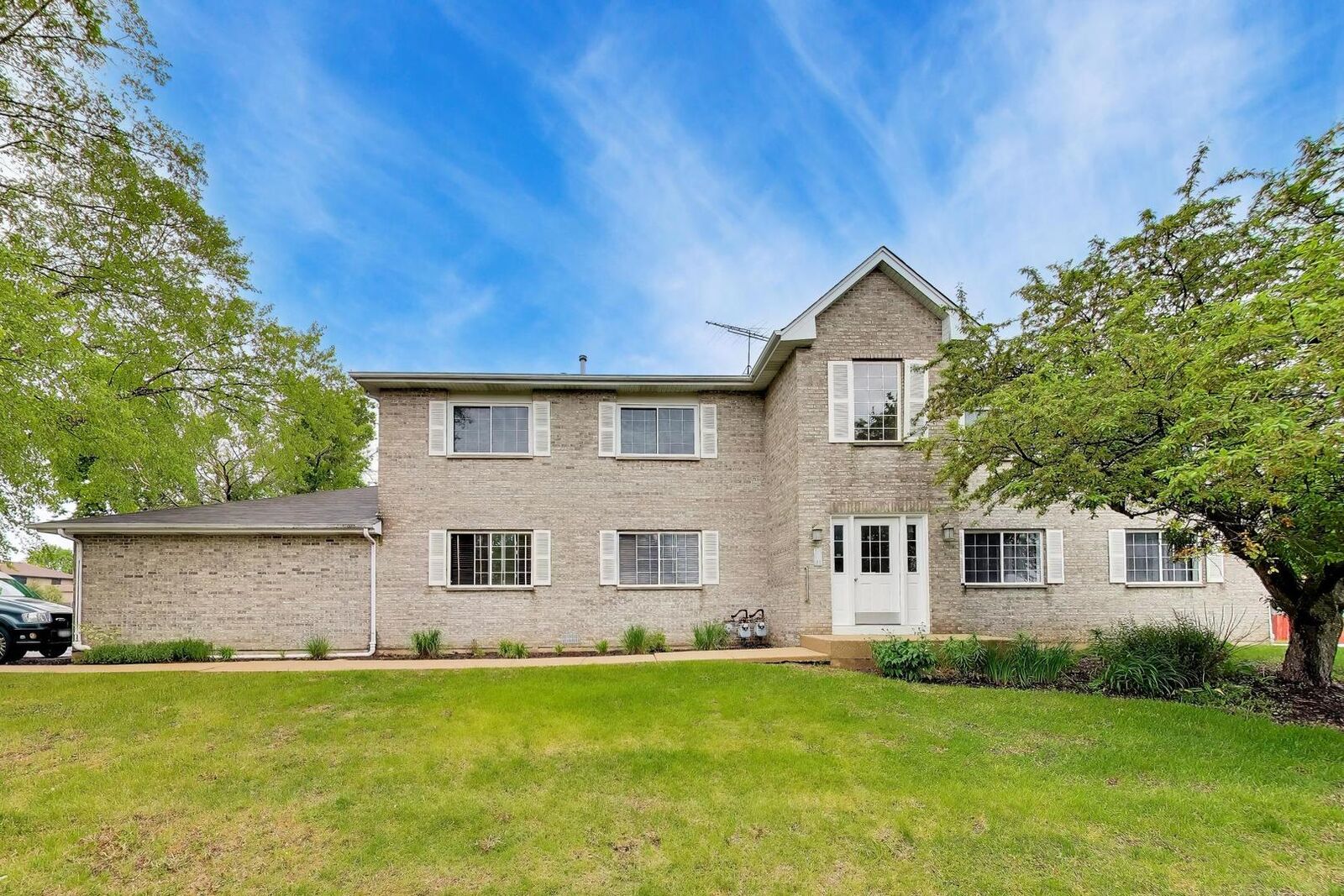 Property Photo:  365 Stonington Place 365  IL 60177 