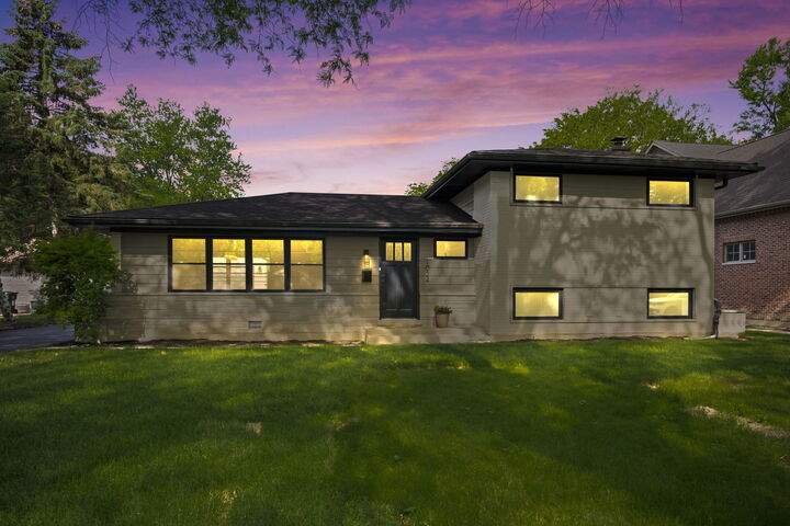 Property Photo:  1024 Arbor Lane  IL 60025 