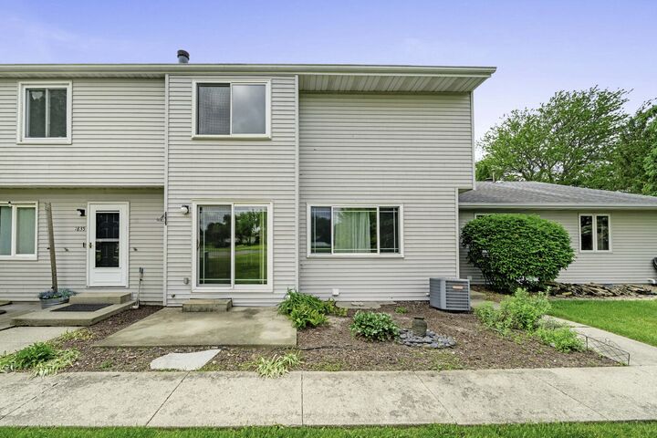 Property Photo:  1837 Kerrybrook Court 0  IL 60178 