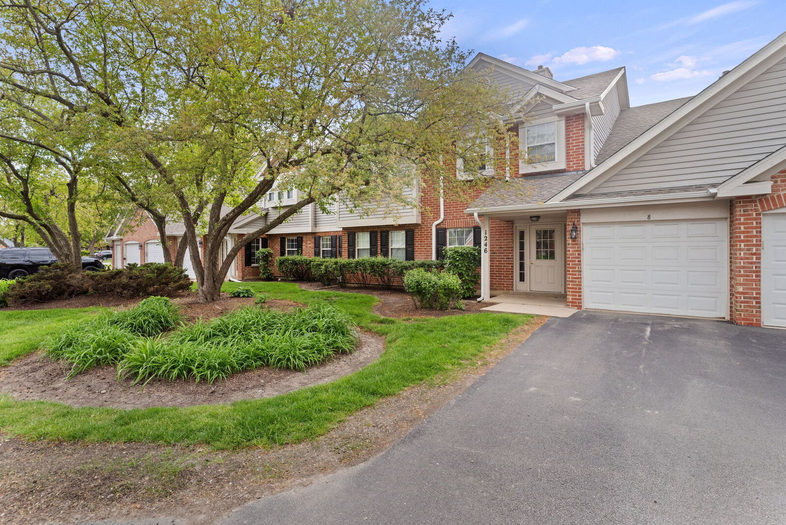 Property Photo:  1246 E Evergreen Drive 7  IL 60074 
