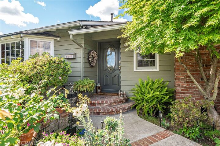 Property Photo:  1224 E Orange Grove  CA 92867 