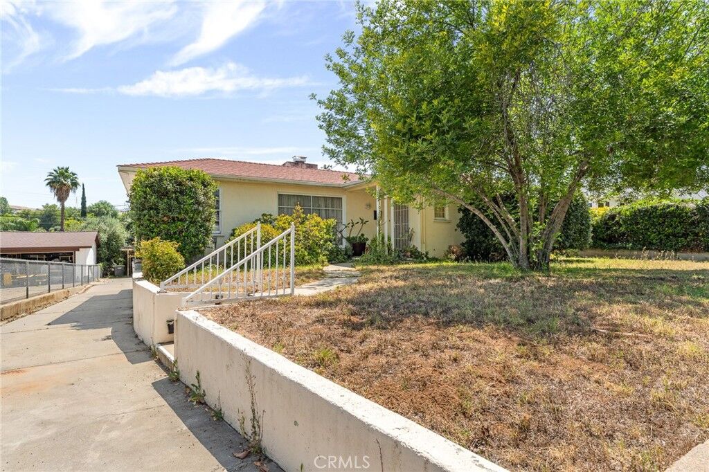 Property Photo:  25107 Prospect  CA 92354 