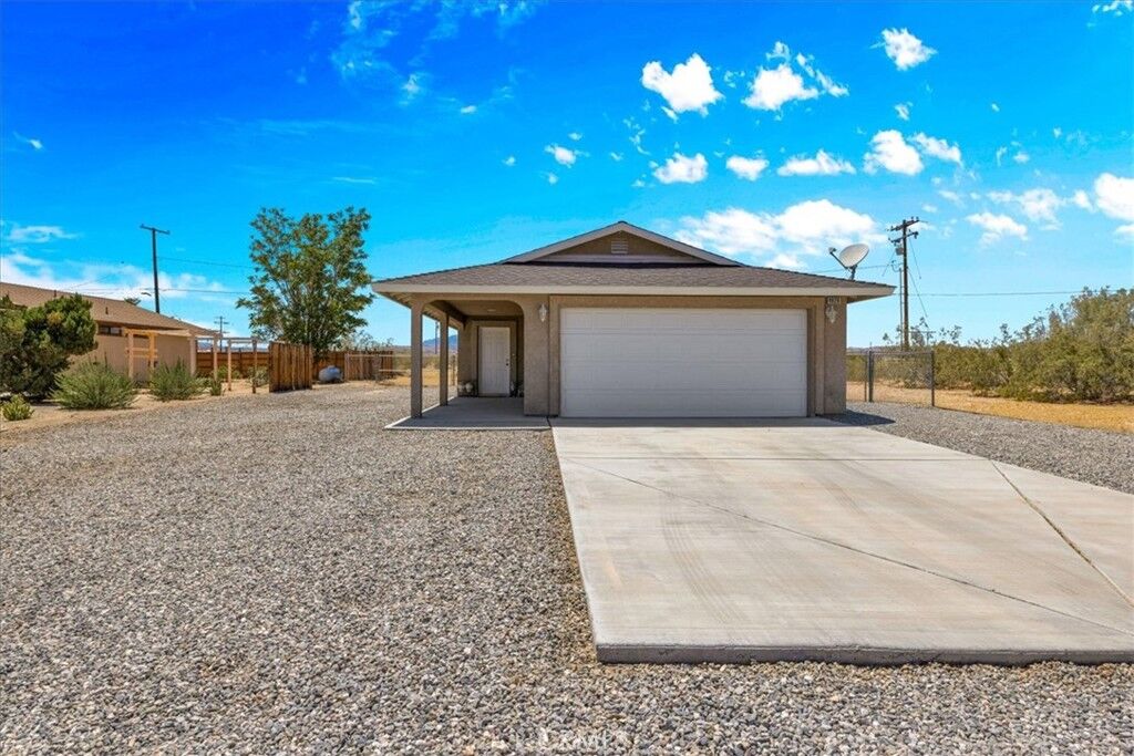 Property Photo: 4920 1st E CA 92252