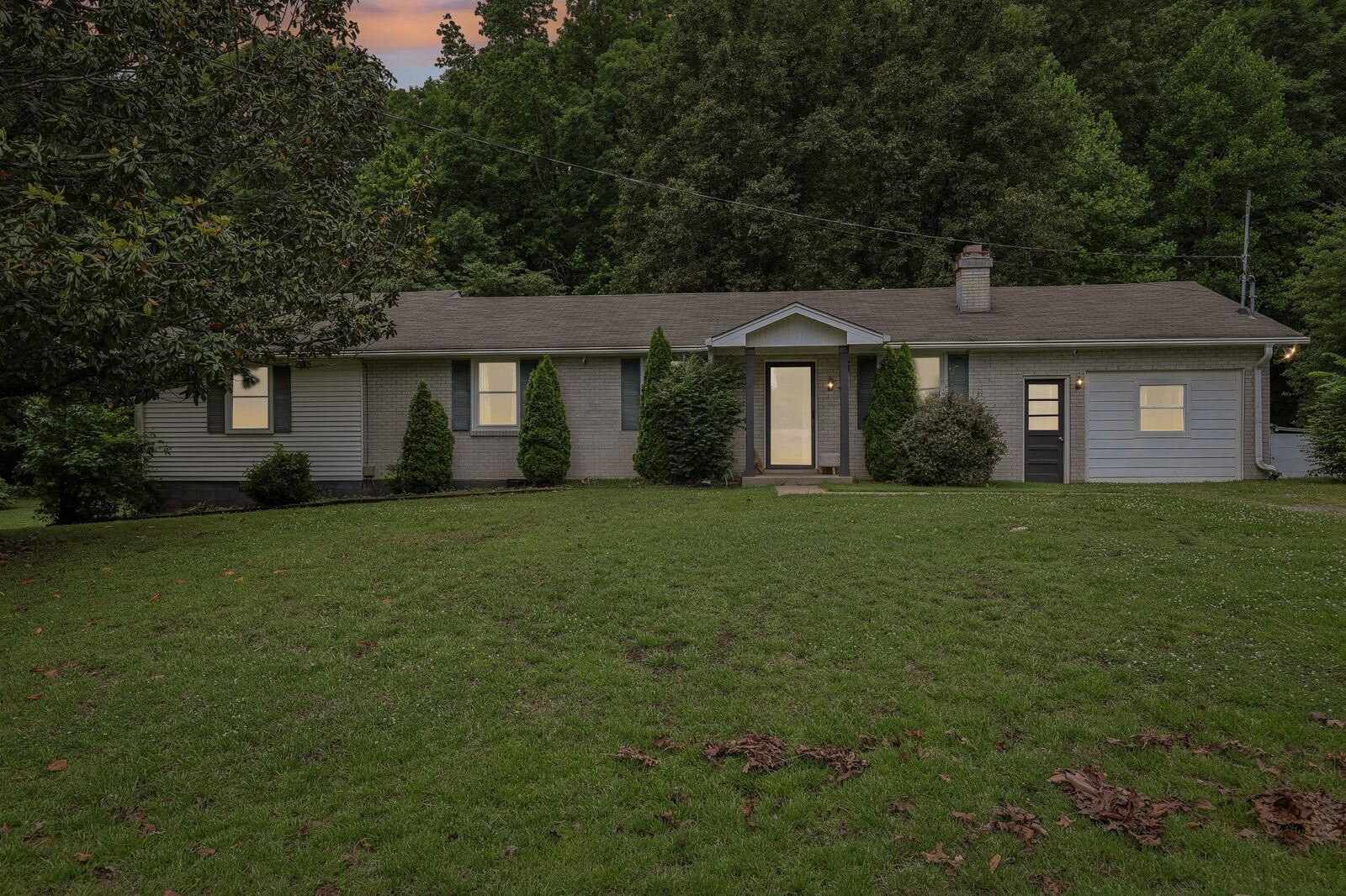 Property Photo: 403 Pennington Ln TN 37032