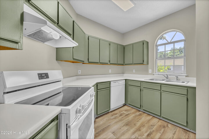 Property Photo:  733 Bragg Drive Apt F  NC 28412 