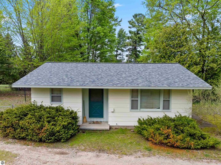 Property Photo: 806 Livingston Street MI 49629