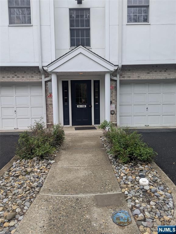 Property Photo:  5 Colonial Village Drive  NJ 07642 