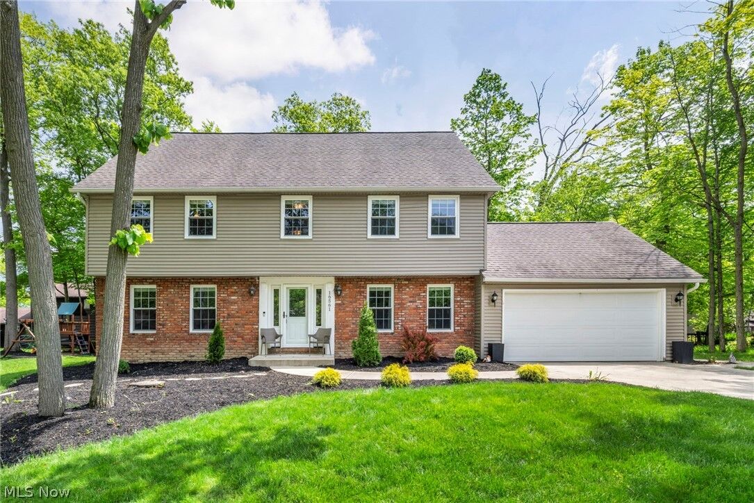 Property Photo: 16561 N White Oaks Drive OH 44136