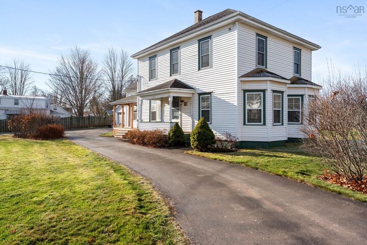 Property Photo:  6 Hamilton Avenue  NS B0N 1C0 