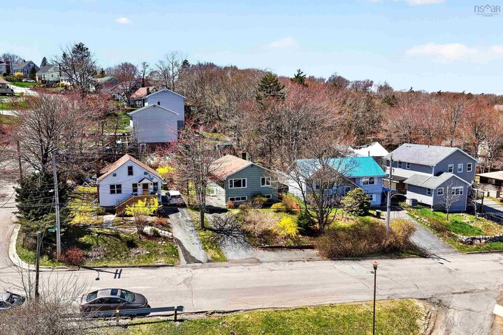 Property Photo: 9 Kidston Road NS B3R 2A5