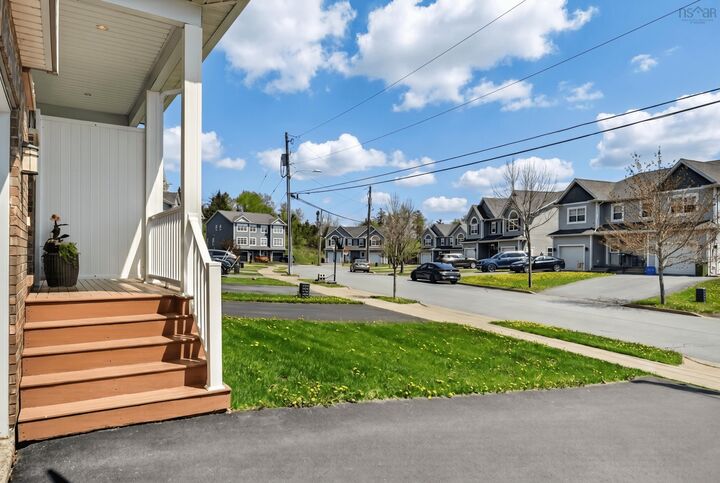 Property Photo: 50 Avebury Court NS B4E 0E9