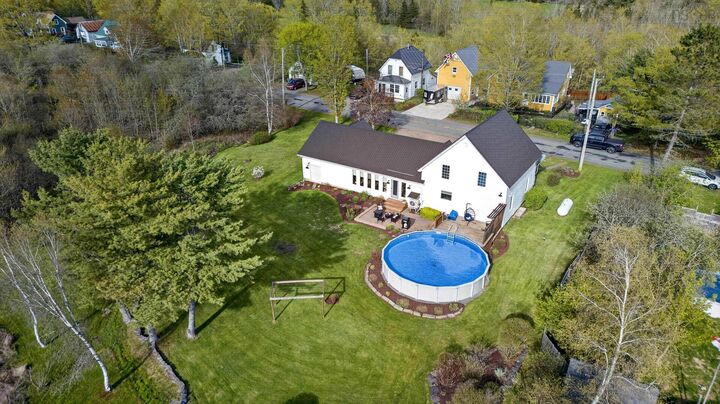 Property Photo: 87 Maple Avenue NS B0M 1B0