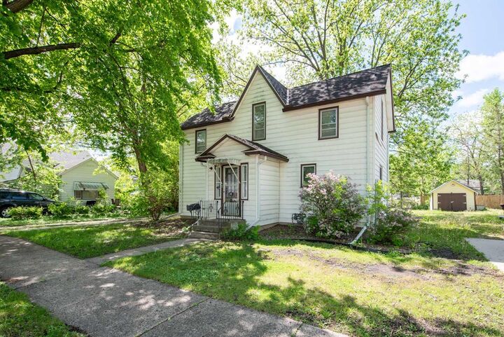 Property Photo:  610 3rd Avenue SE  MN 56093 