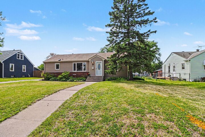 Property Photo: 1009 Marshall Avenue MN 55071