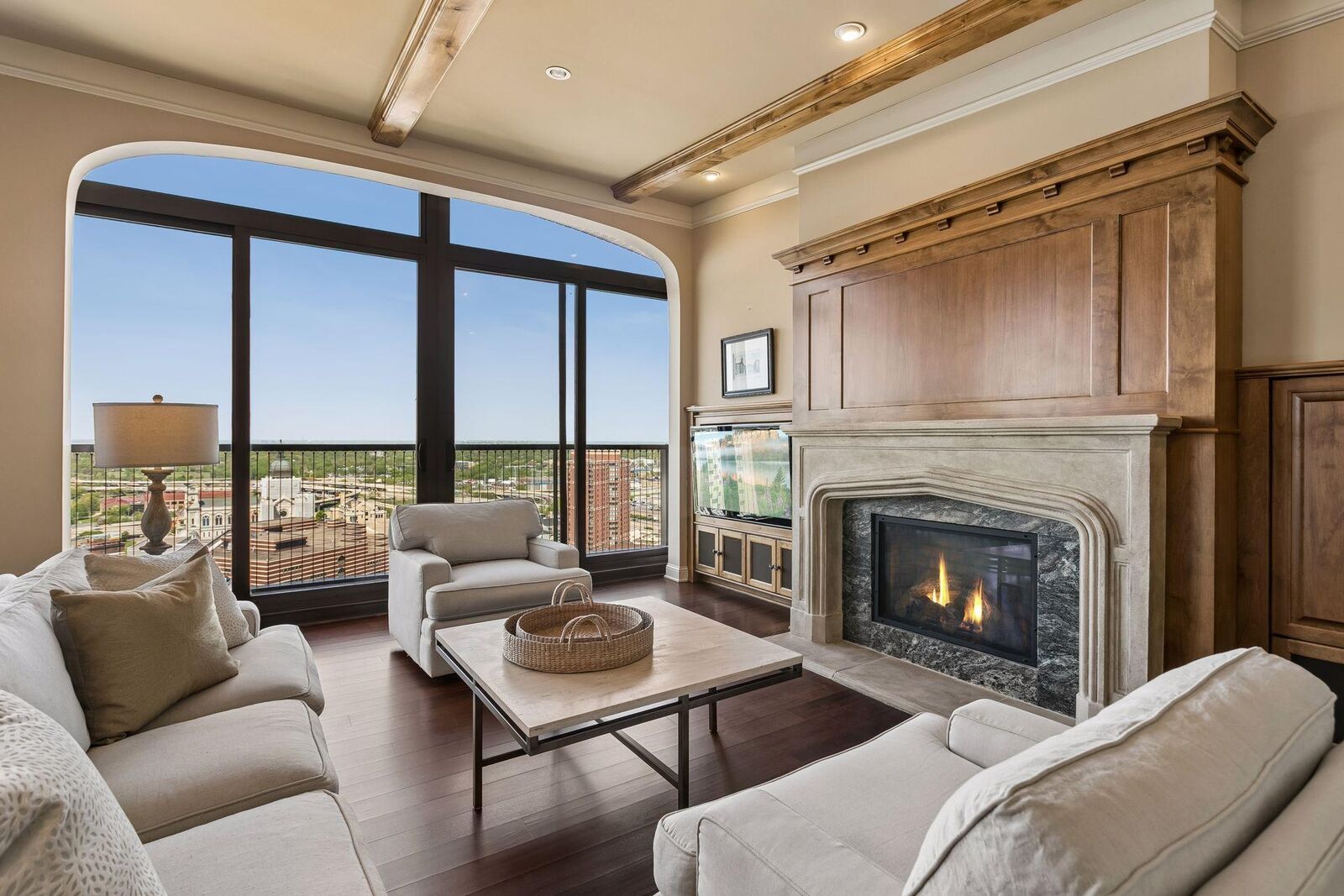 Property Photo:  1201 Yale Place 2303  MN 55403 