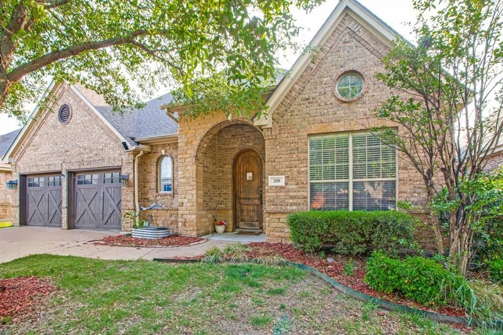 Property Photo: 338 Spyglass Drive TX 76008