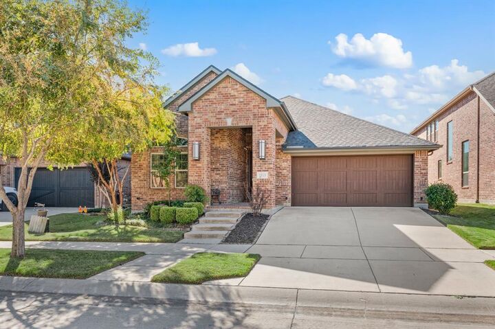 Property Photo: 1513 8th Street TX 76226