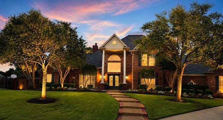 Property Photo:  305 Bandera Court  TX 76092 