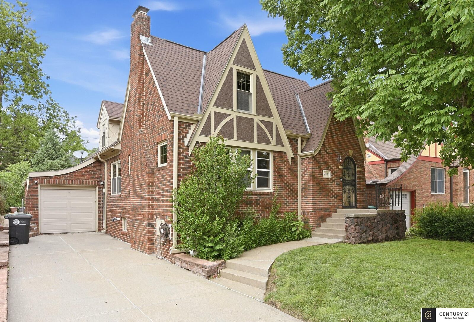 Property Photo: 6028 Poppleton Avenue NE 68106
