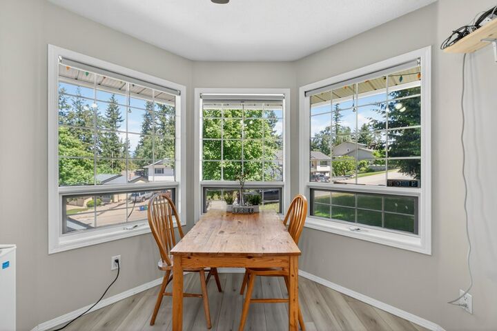 Property Photo: 1641 17 Street SE BC V1E 2M6