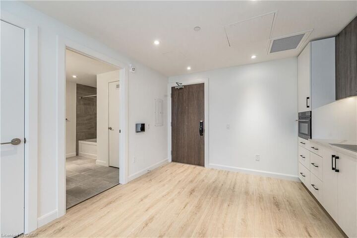 Property Photo:  741 King Street W 505  ON N2G 0E9 