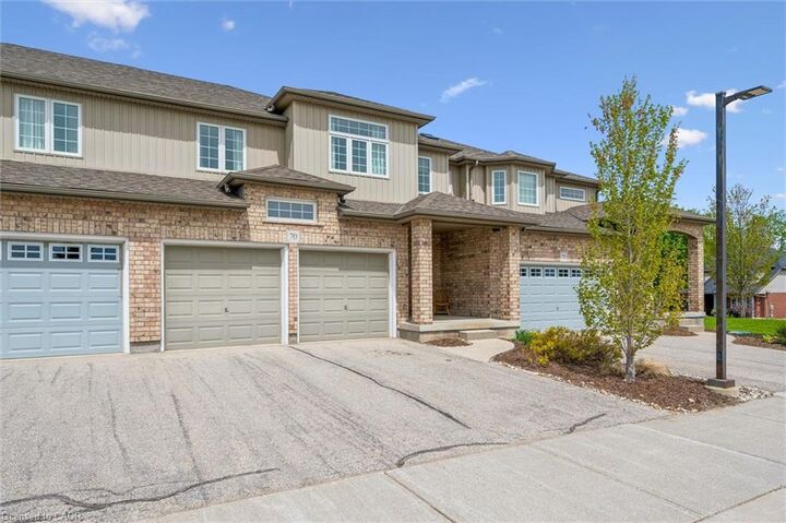 Property Photo: 31 Townsend Drive 70 ON N0B 1M0