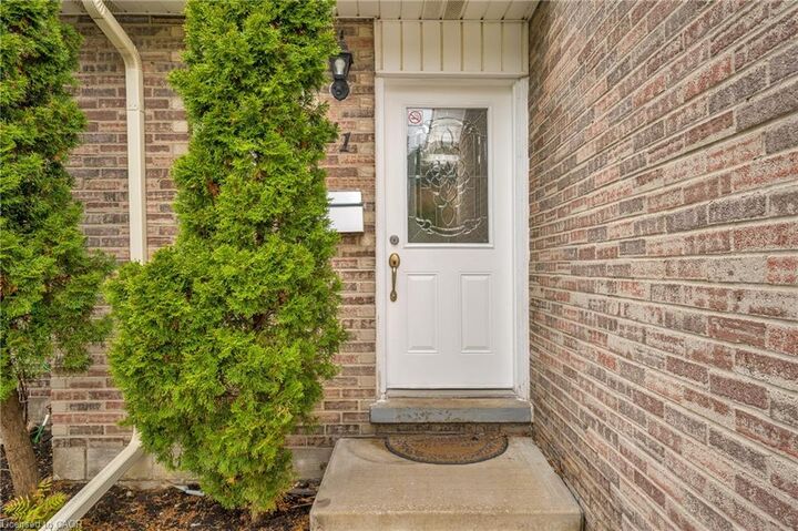 Property Photo: 1420 Garth Street 41 ON L9B 1R6